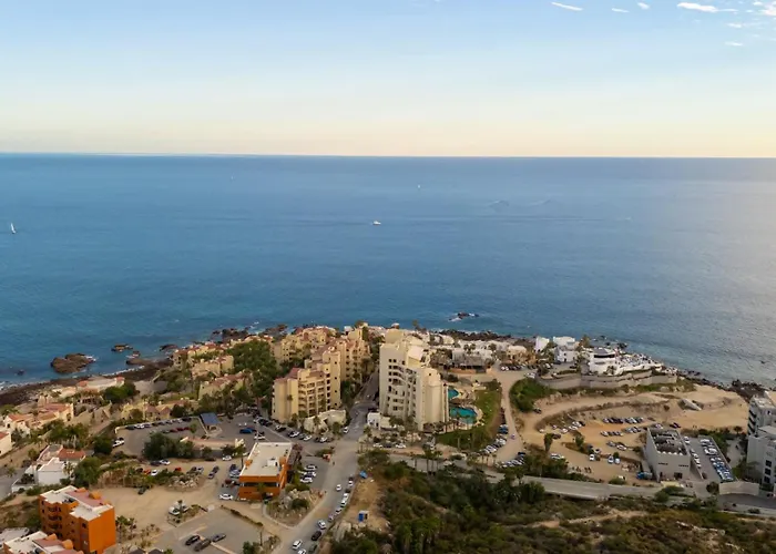 Stunning 2 Bedroom With Ocean Views & Jacuzzi By The Apartment *
