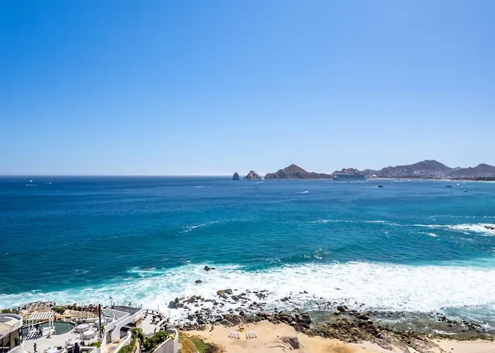Apartment Stunning 2 Bedroom With Ocean Views & Jacuzzi By The *