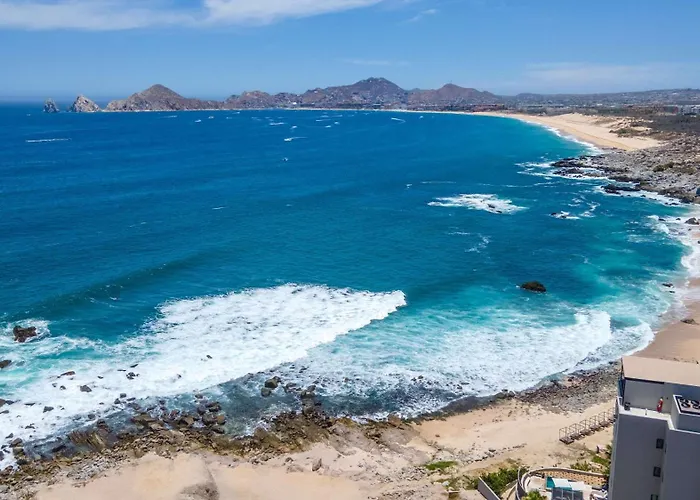 Stunning 2 Bedroom With Ocean Views & Jacuzzi By The Apartment