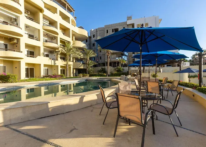 Stunning 2 Bedroom With Ocean Views & Jacuzzi By The Apartment *