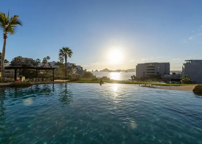 Stunning 2 Bedroom With Ocean Views & Jacuzzi By The Apartment